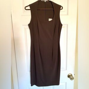 Brown sleevless casual cocktail dress. Mary McFadden